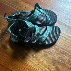 Chacos Boys Size 2